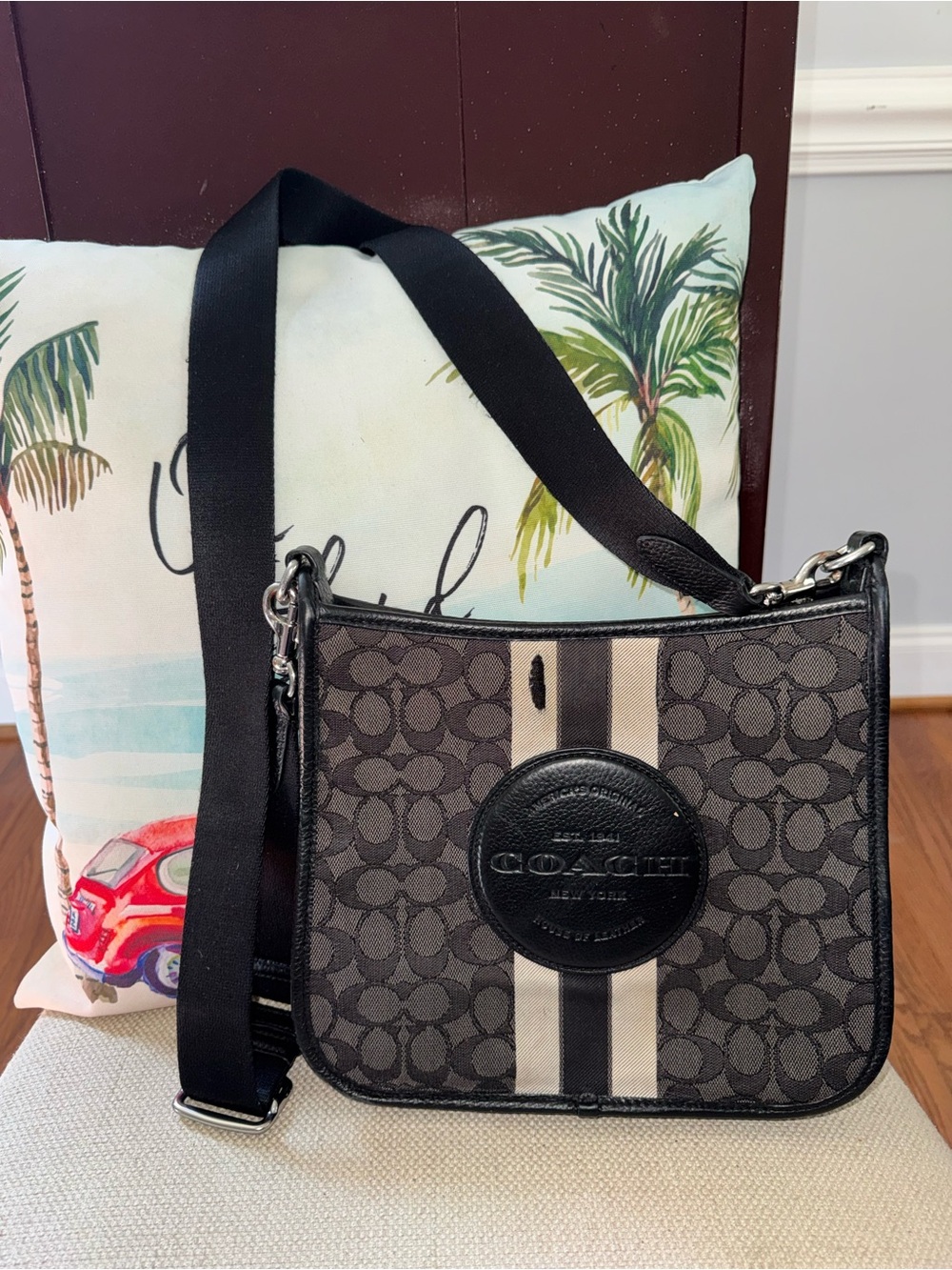Coach Women' Black Dempsey Signature Jacquard Cross Body File Bag Ca195
This ha